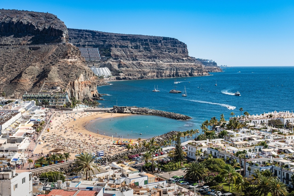 how to buy a property in gran canaria