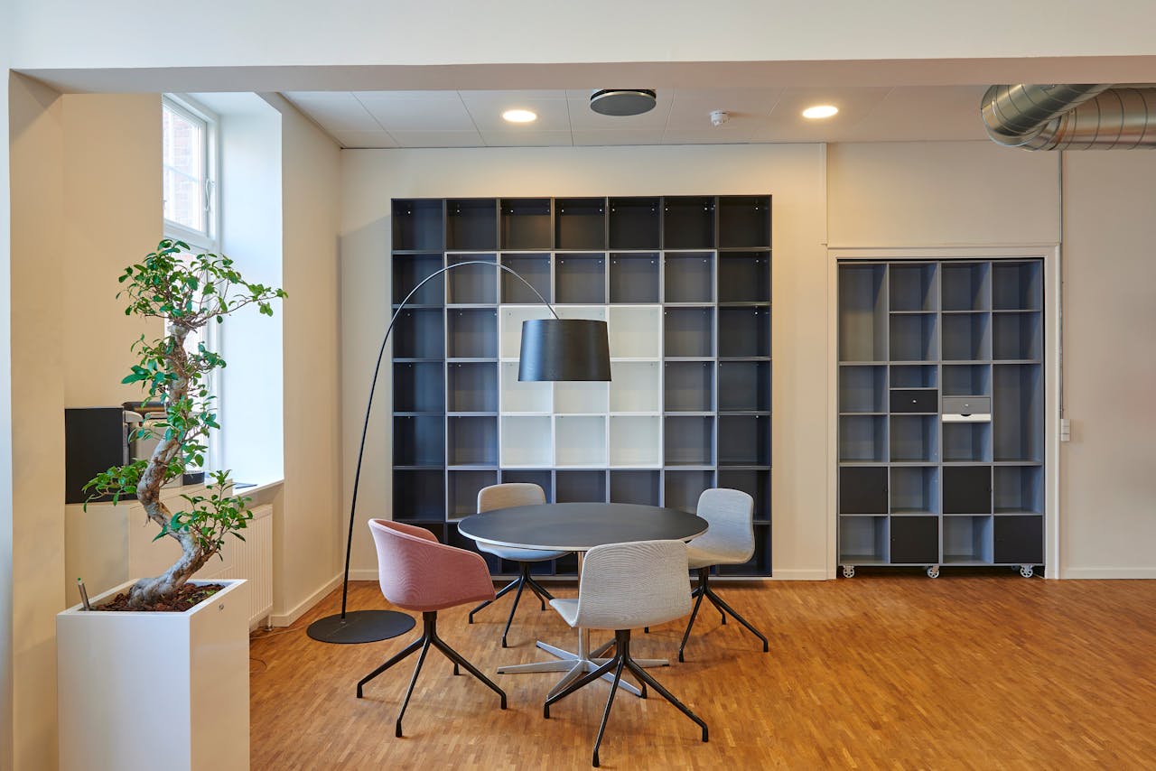 lux building servicies